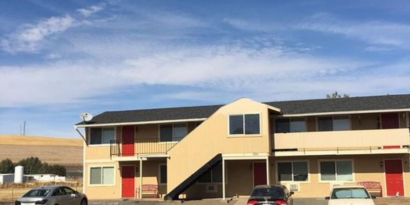 Waitsburg Apartment: 731 Preston Avenue