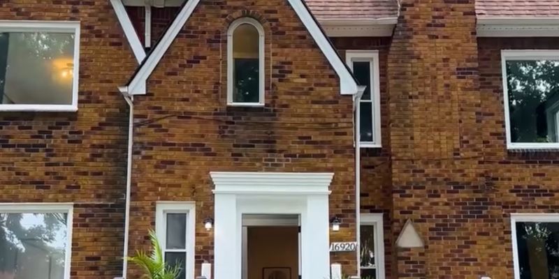 Detroit House: 16920 La Salle Ave