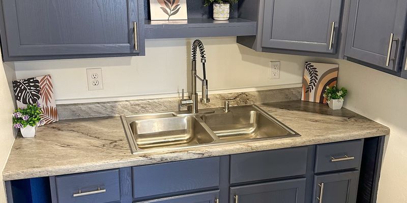 Des Moines Apartment: 2600 Kingman Blvd