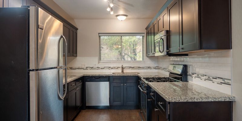 Phoenix Apartment: 1335-1339 E Thomas Rd