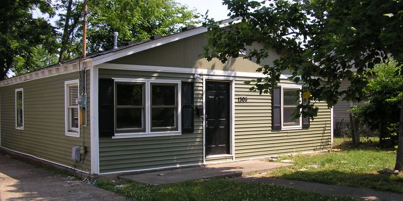 Bowling Green House: 1305 Magnolia St