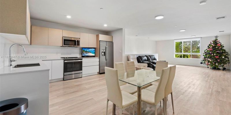 Miami Condo: 2505 NE 193rd St