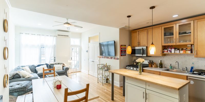 Washington House: 3807 S Street Northwest