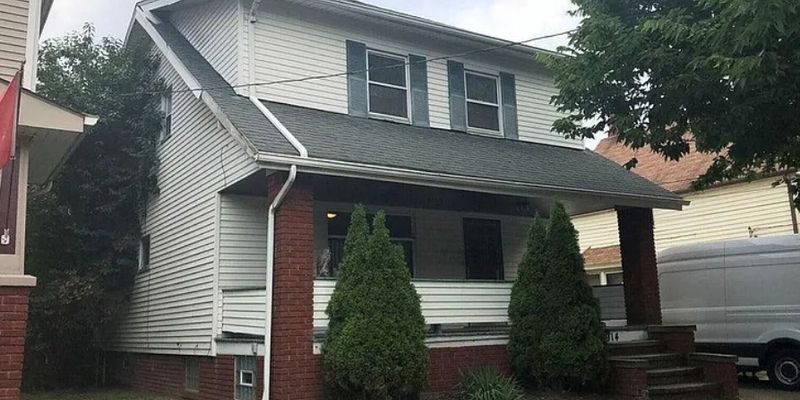 Cleveland House: 3914 Cypress Ave