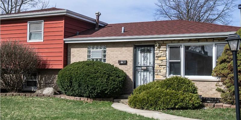 Oak Forest House: 16450 Roy St