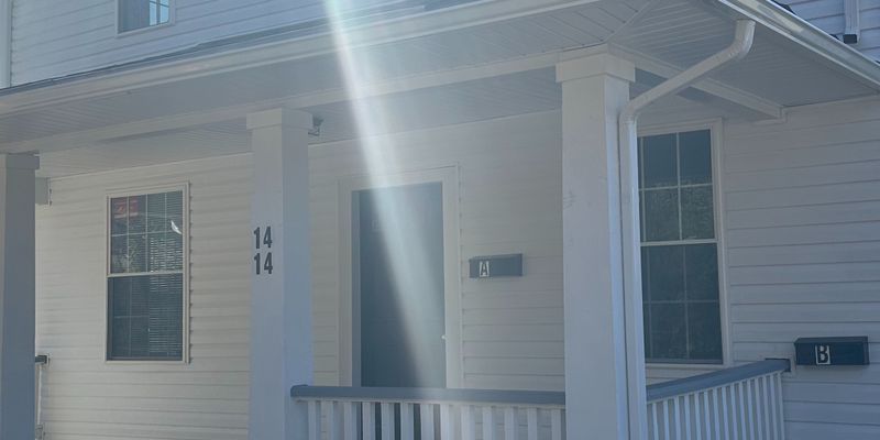 Roanoke Apartment: 1414 Hanover Ave NW