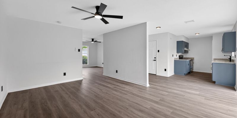 Garland House: 302 Independence Dr