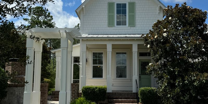 Leland House: 819 Meadowsweet Ln