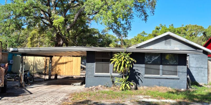 St. Petersburg House: 4730 68th Ln N