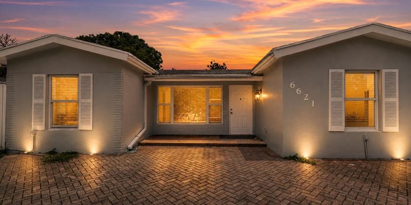Hollywood House: 6621 Perry St