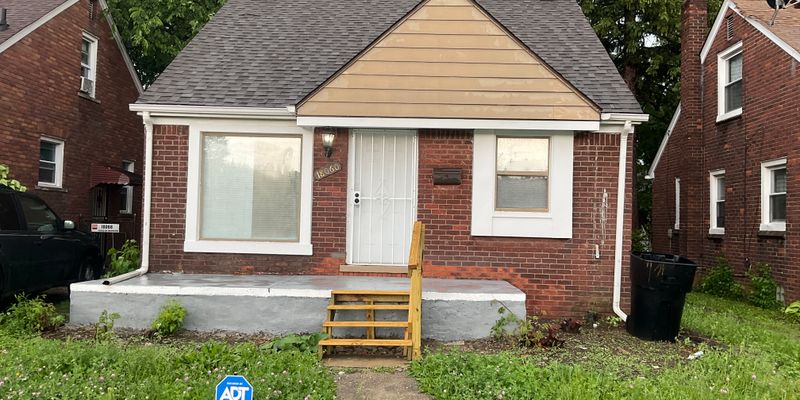 Detroit House: 18060 Runyon St