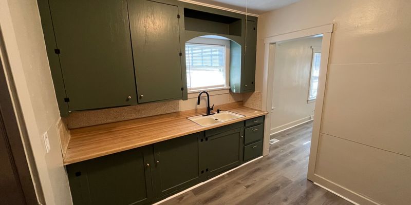Hutchinson House: 615 W 7th Ave