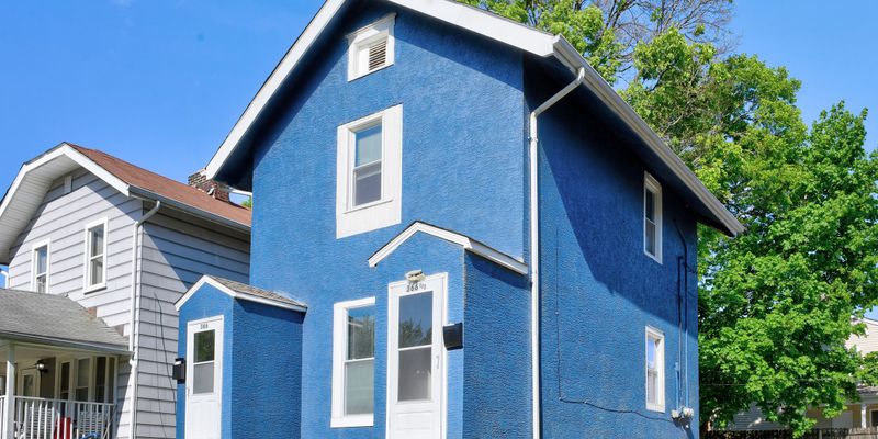 Columbus Apartment: 366 Wrexham Ave