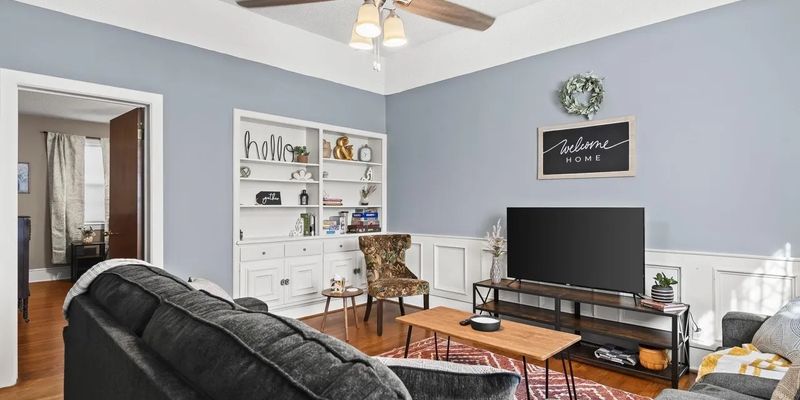 Springfield House: 1039 Osburn Ave