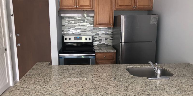 Pembroke Pines Apartment: 7750 Taft Street