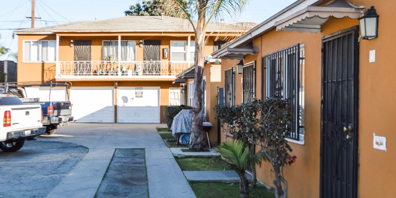 South Gate Apartment: 10120 California Avenue