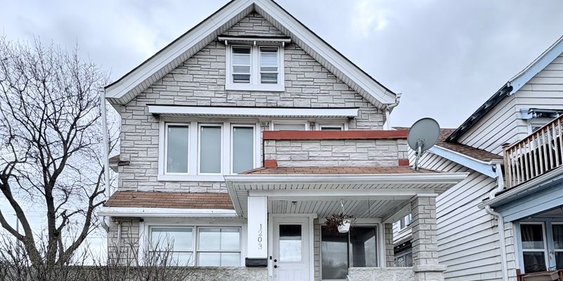 Milwaukee Apartment: 1203 W Oklahoma Ave