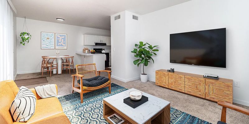 Jackson House: 5000 Ridgewood Rd