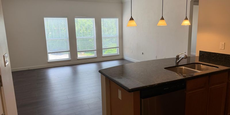 St. Louis House: 2756 Mcknight Crossing Court