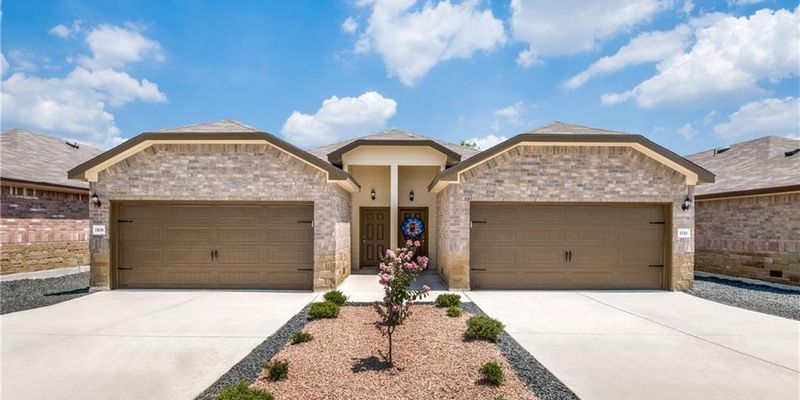 Seguin House: 1112 Renee St