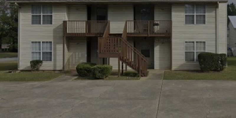 Anniston House: 831 Willow Pointe