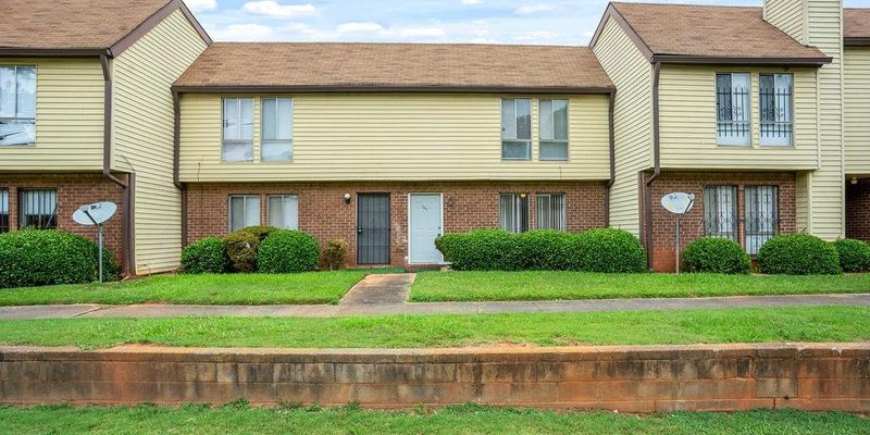 Decatur House: 3205 Quincetree Ln