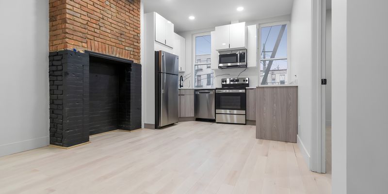 Brooklyn Apartment: 680 Hart St