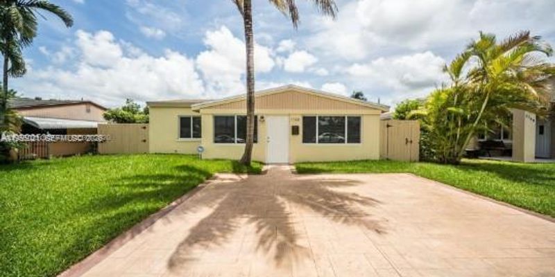 North Miami Beach House: 1748 NE 180th St