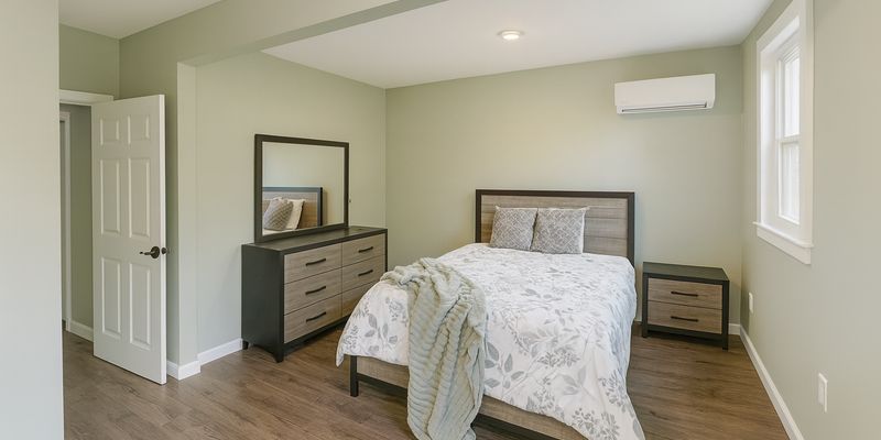 West Hartford Apartment: 1820 Albany Avenue
