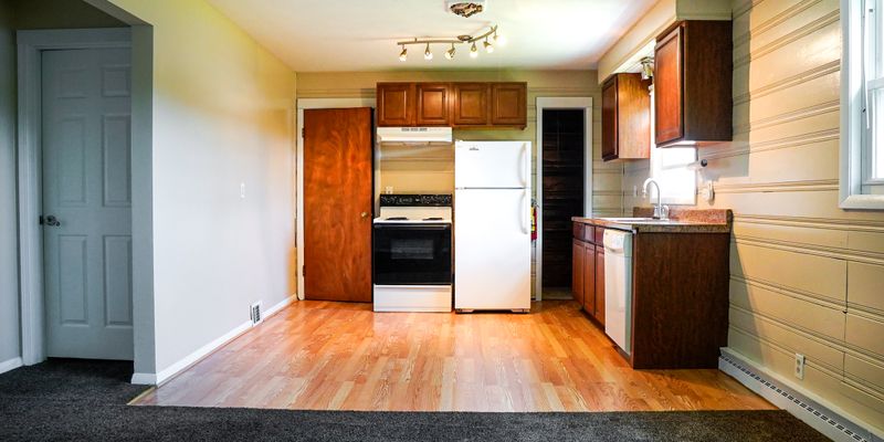 Kent Apartment: 1604 E Main St