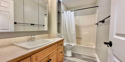Main level bathroom 1.jpeg
