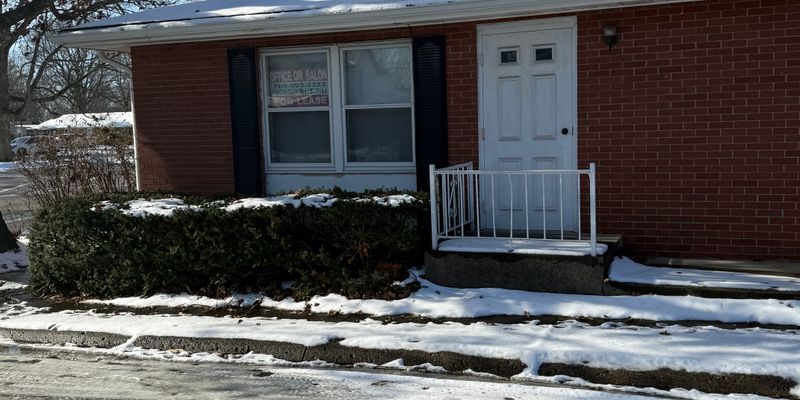 Fountain City Apartment: 201 W Main St