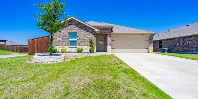 Royse City House: 801 Meadow Creek Ln