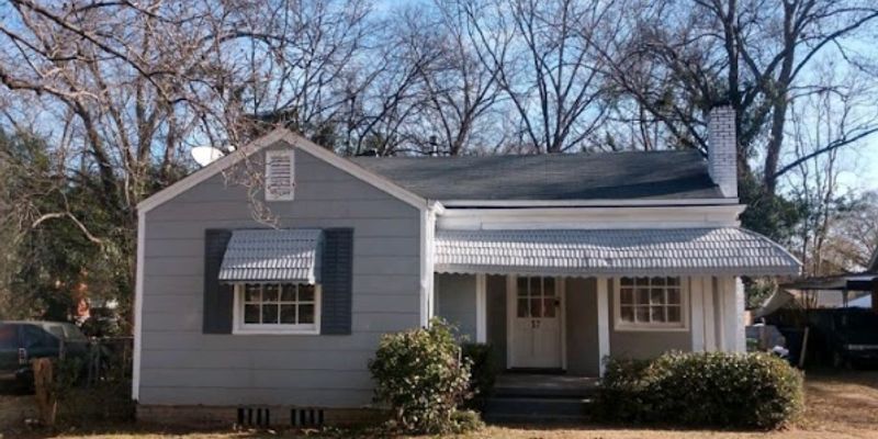 Montgomery House: 17 Dunn Drive