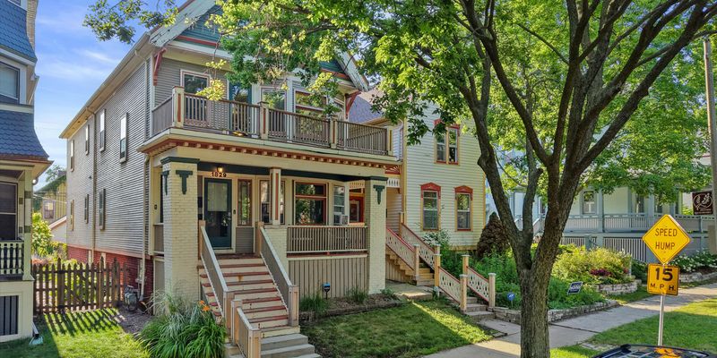 Milwaukee Townhome: 1827 N 1st St