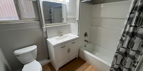 bathroom 1.JPEG