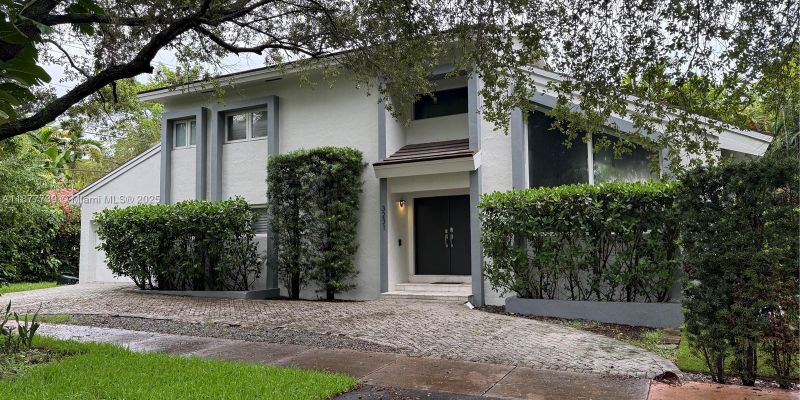 Coral Gables House: 3231 Salzedo St #3231