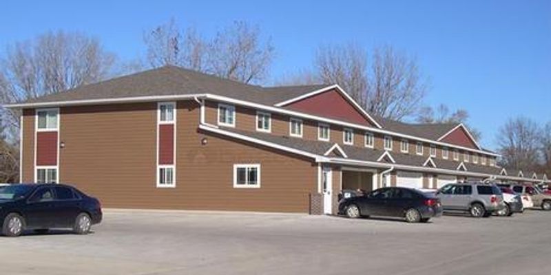 Brookings Apartment: 1010 W Hwy 14