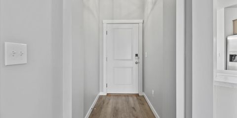 03-Entry.jpg