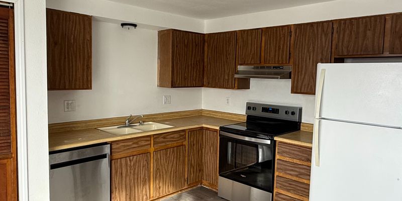 Wright Apartment: 413 Kings Ct