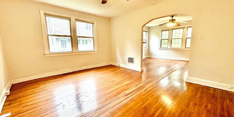 Columbus Apartment: 133 W Blake Ave