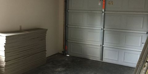 Spacious 1 car garage.jpg