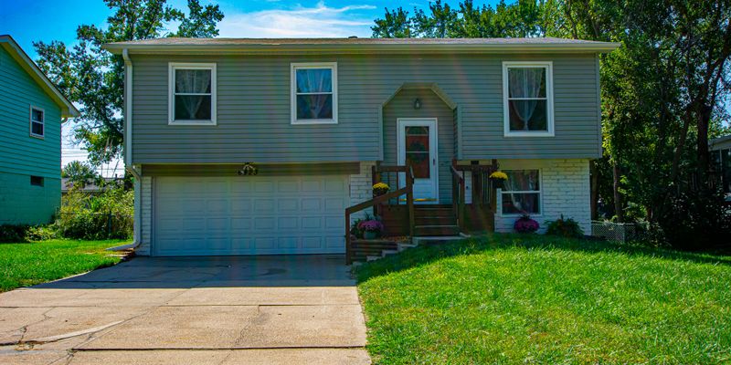 Omaha House: 6423 Vane St