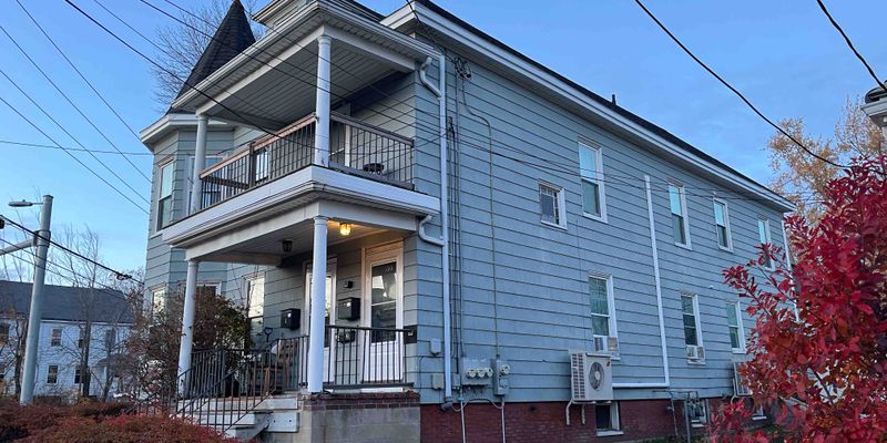 Portland Apartment: 593 Washington Ave