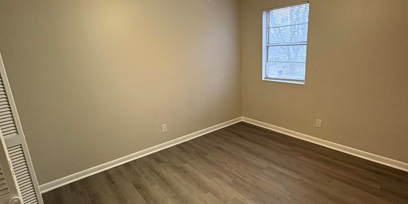 Florence Apartment: 510 E High St