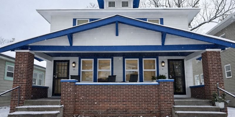 Indianapolis House: 1133 Lasalle St