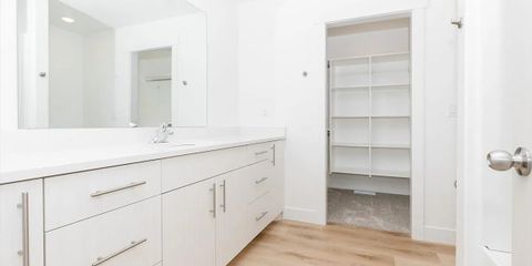 BATHROOM.jpeg