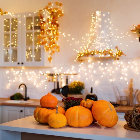 How to Decorate for Halloween While Renting