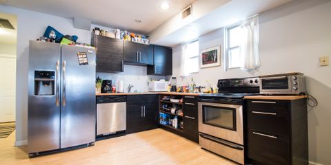 2516Jo_Kitchen2.JPG