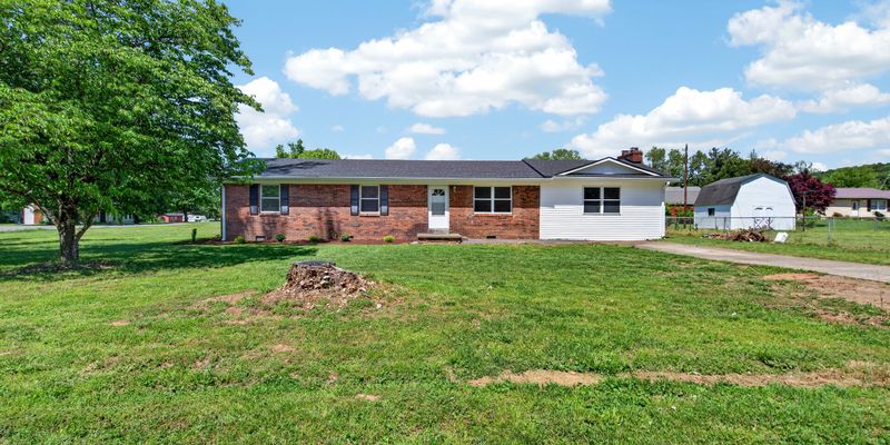 Bowling Green House: 960 Plum Springs Rd